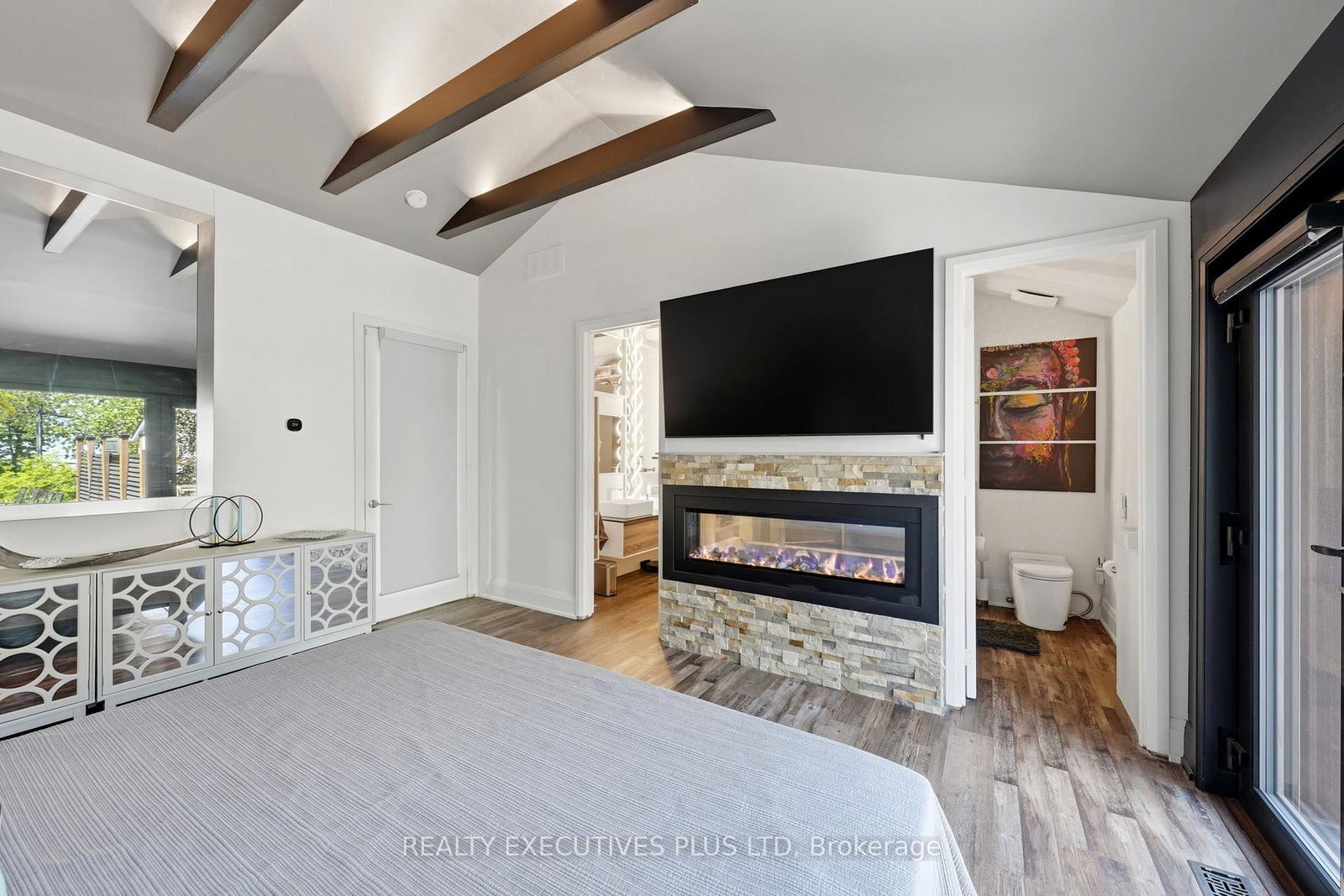 36 Lakeview Drive • Hamilton, ON photo 15