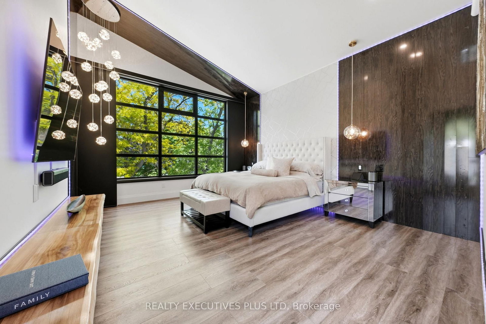 36 Lakeview Drive • Hamilton, ON photo 21