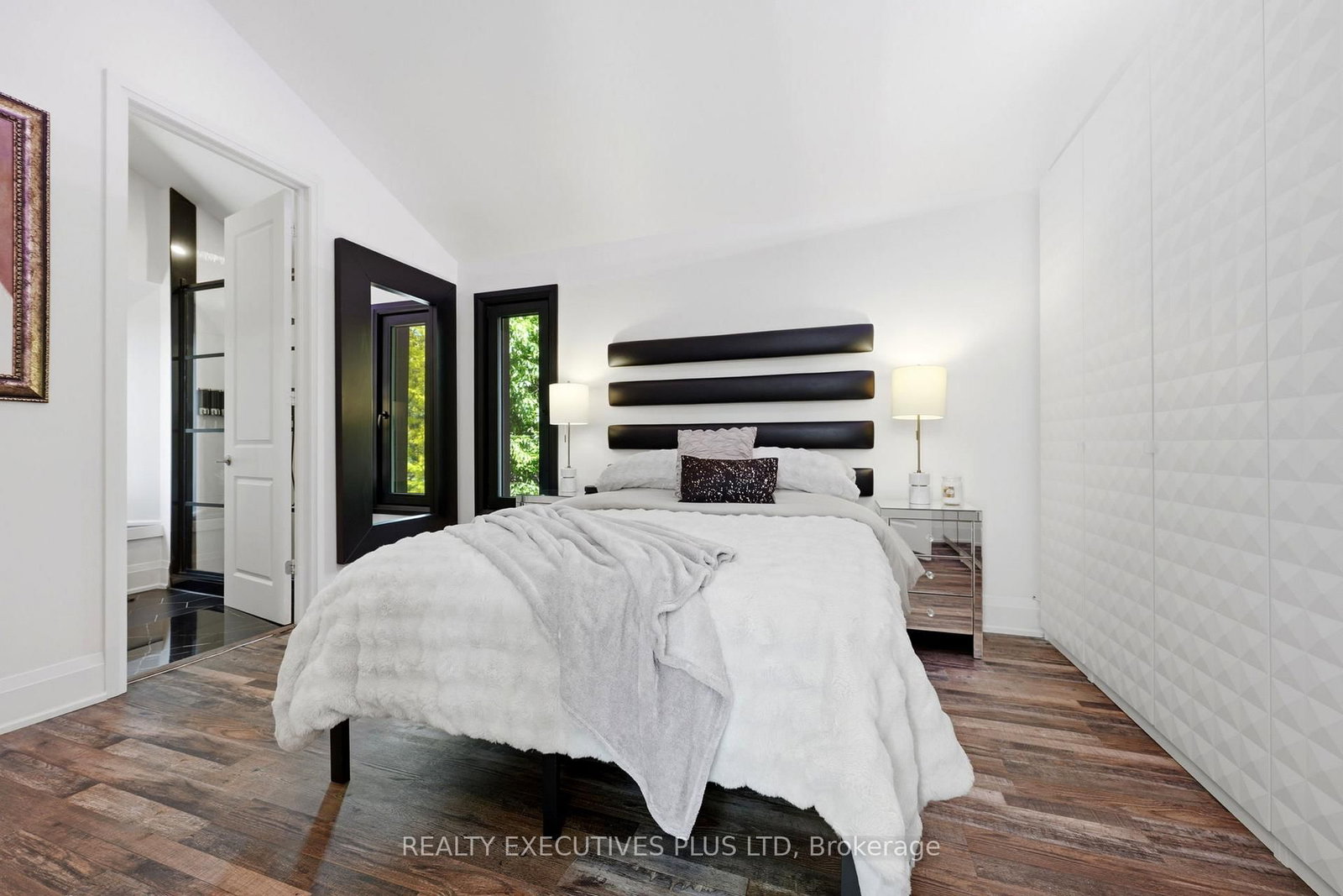36 Lakeview Drive • Hamilton, ON photo 24