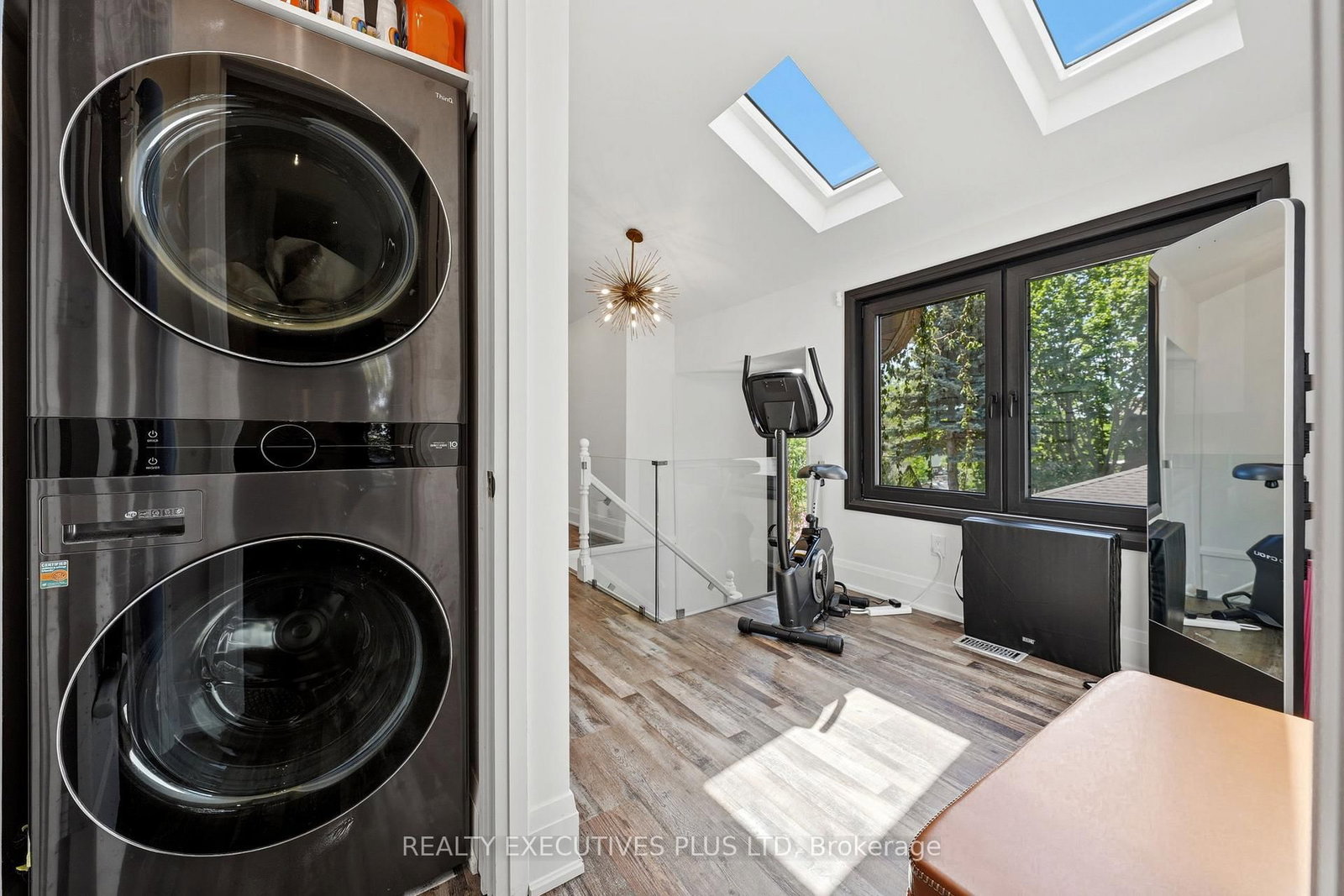 36 Lakeview Drive • Hamilton, ON photo 27