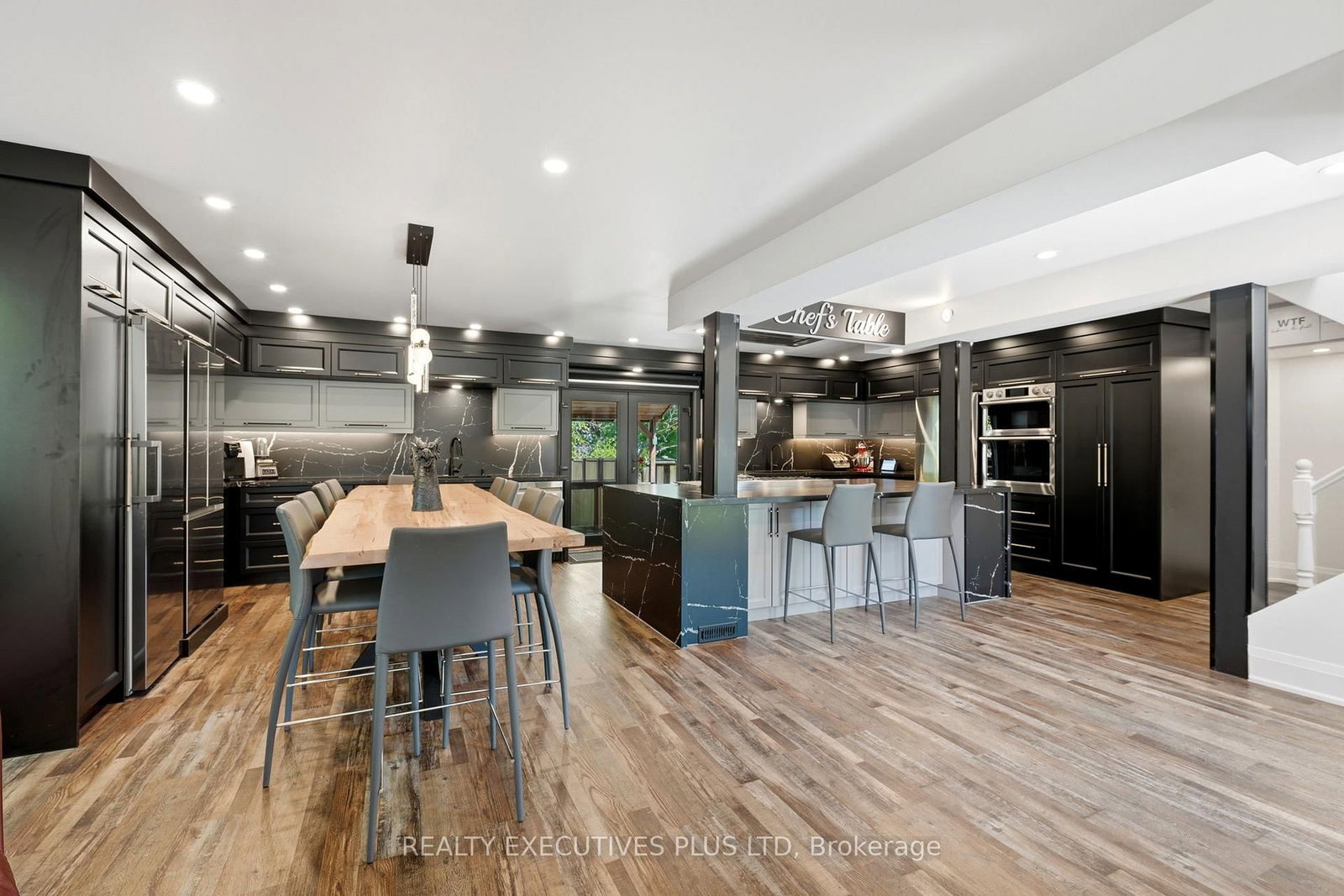 36 Lakeview Drive • Hamilton, ON photo 3