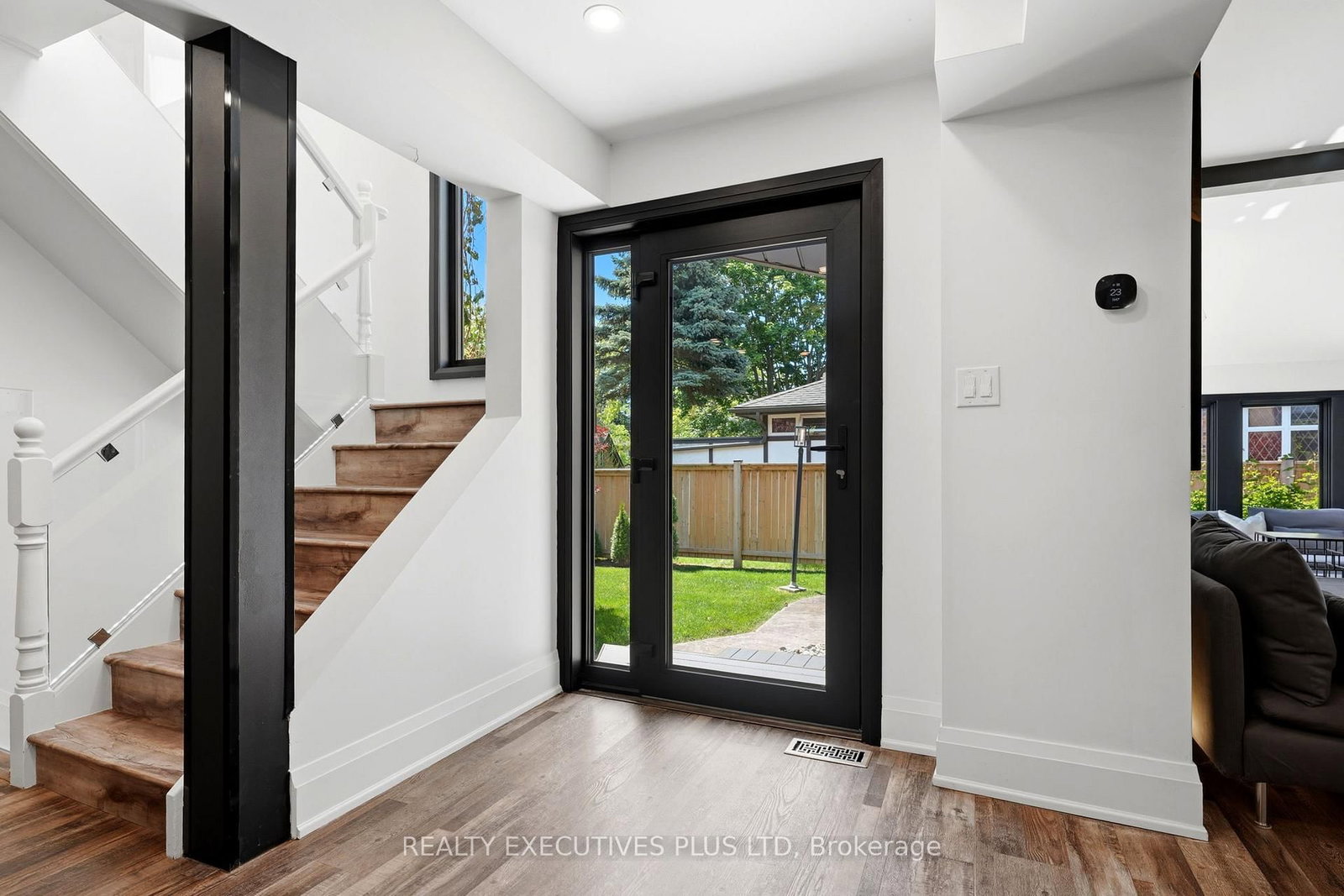36 Lakeview Drive • Hamilton, ON photo 5