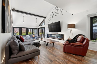 36 Lakeview Drive • Hamilton, ON photo 8