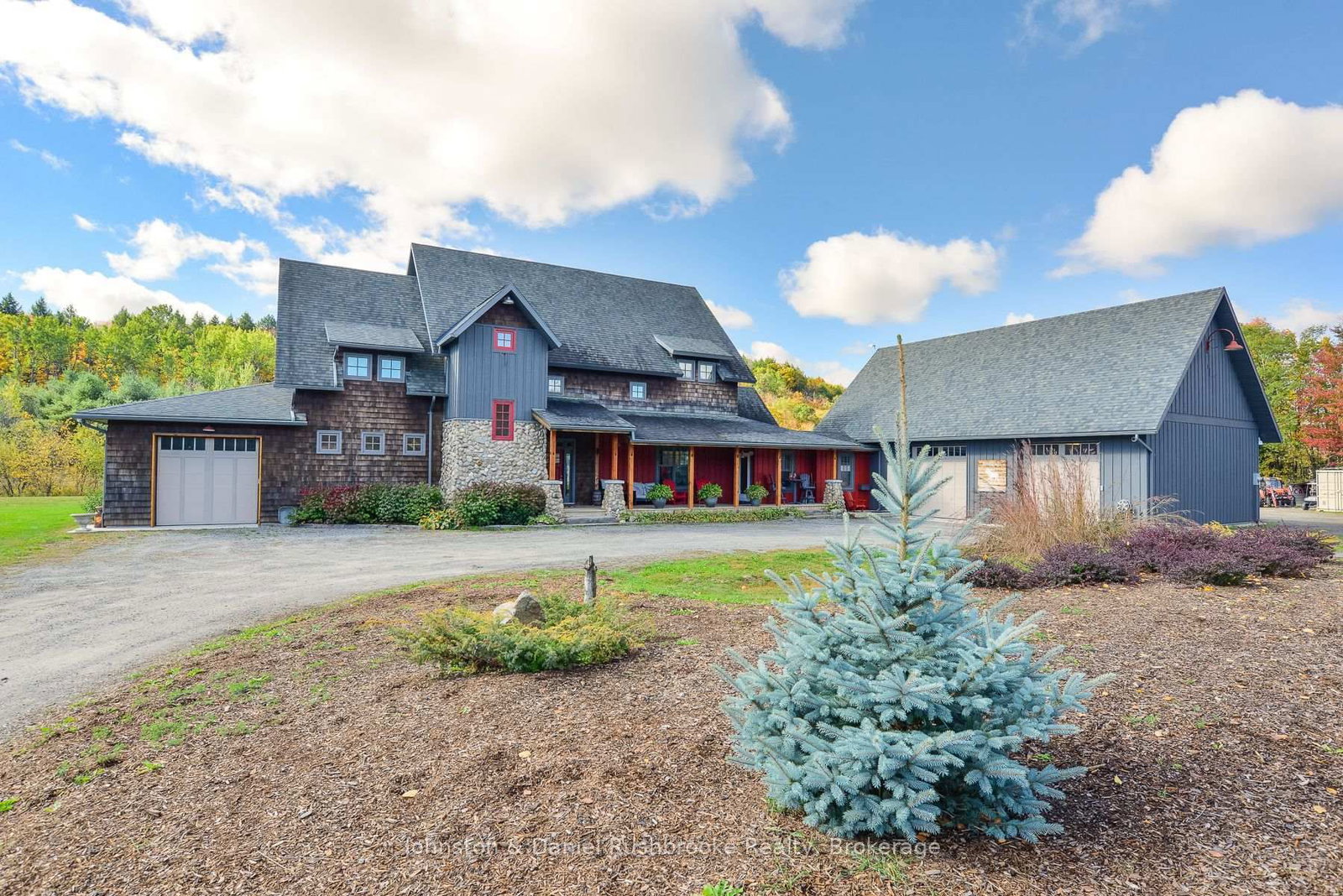 1422 Muskoka Rd 118 Road W • Bracebridge, ON photo 3