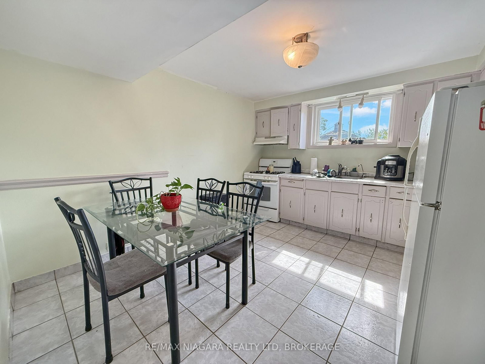 318 Albany Street • Fort Erie, ON photo 18