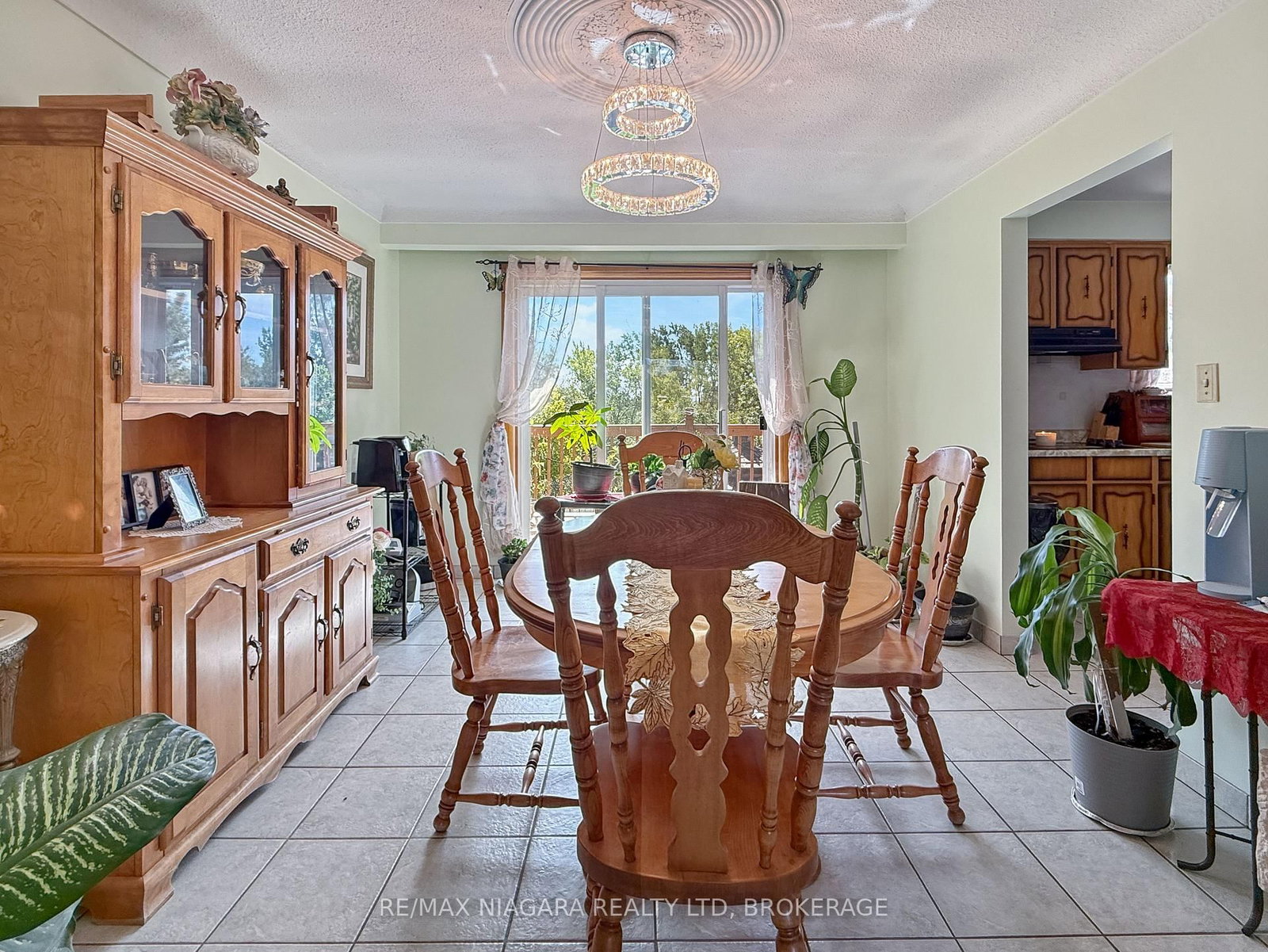 318 Albany Street • Fort Erie, ON photo 6