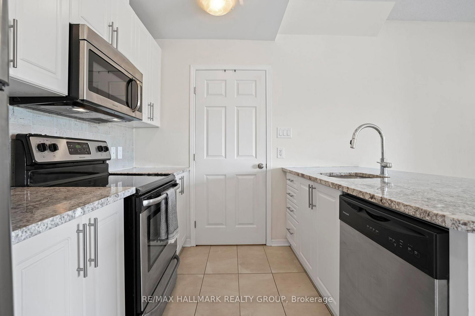 42 Sternes Private • Orleans, ON photo 11