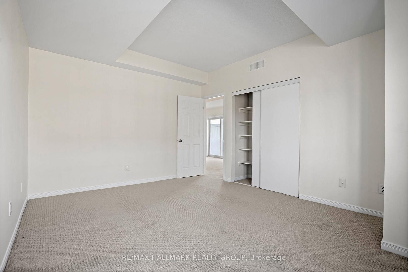 42 Sternes Private • Orleans, ON photo 17
