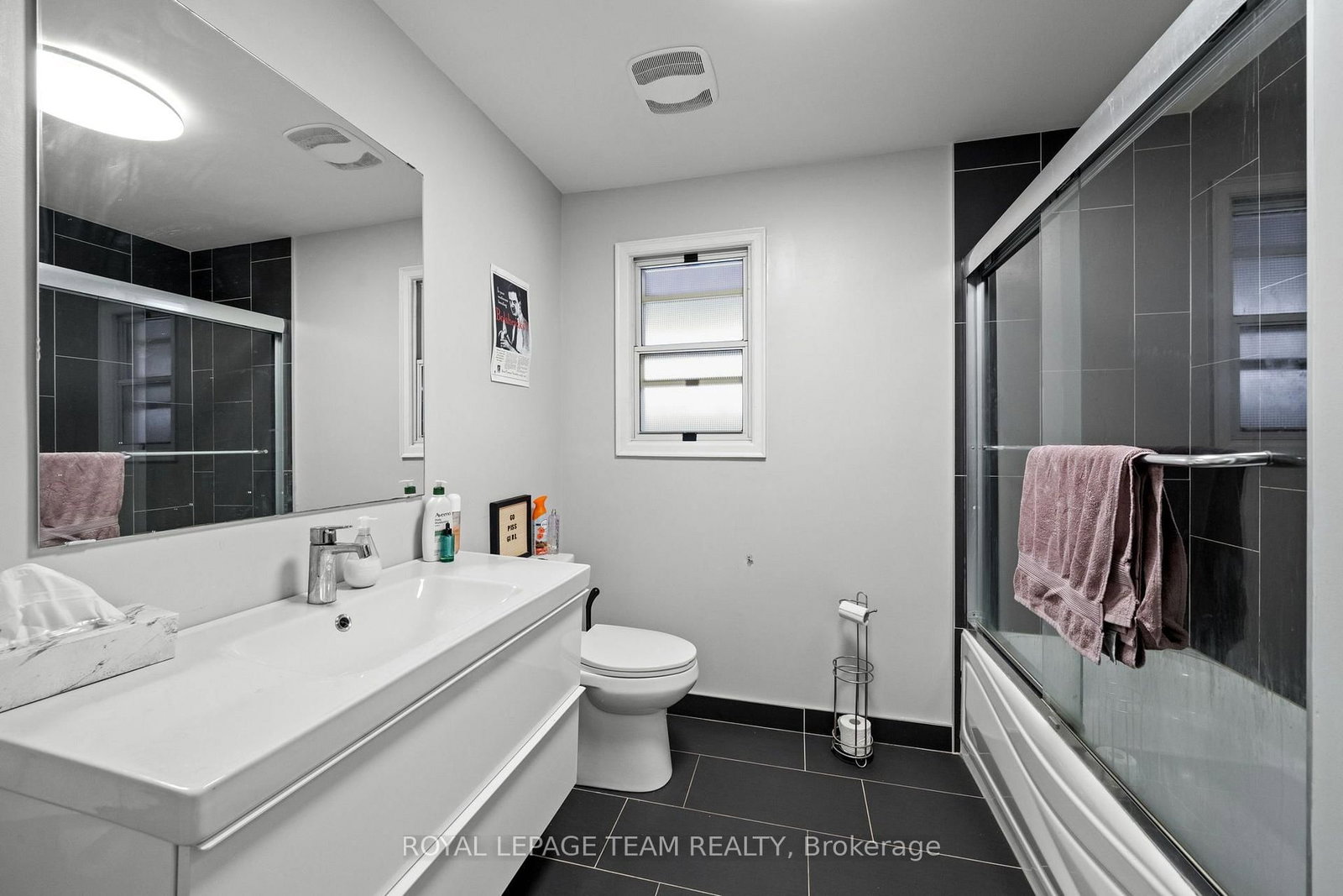 331 Flora Street • Ottawa, ON photo 33