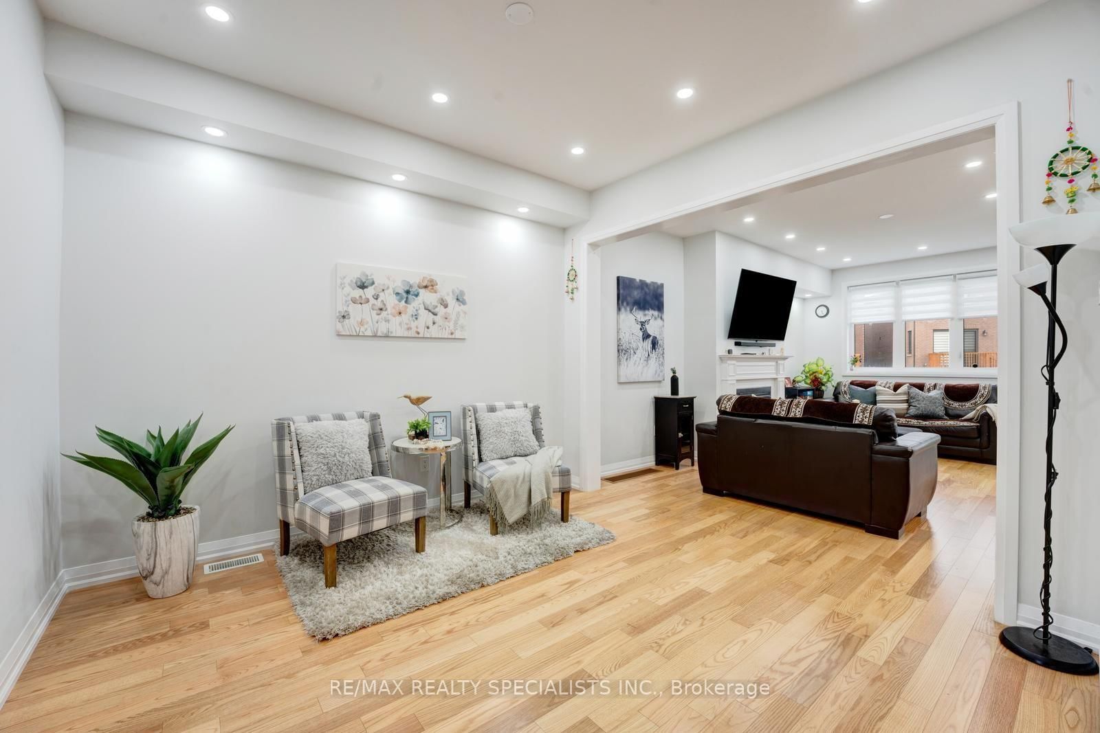 908 Sobeski Avenue • Woodstock, ON photo 14