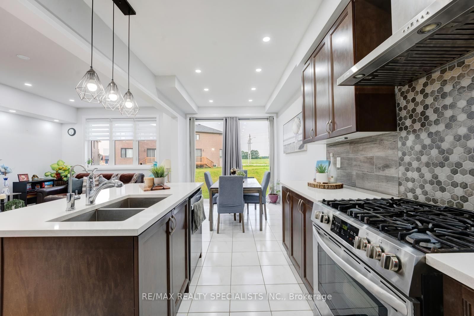 908 Sobeski Avenue • Woodstock, ON photo 24