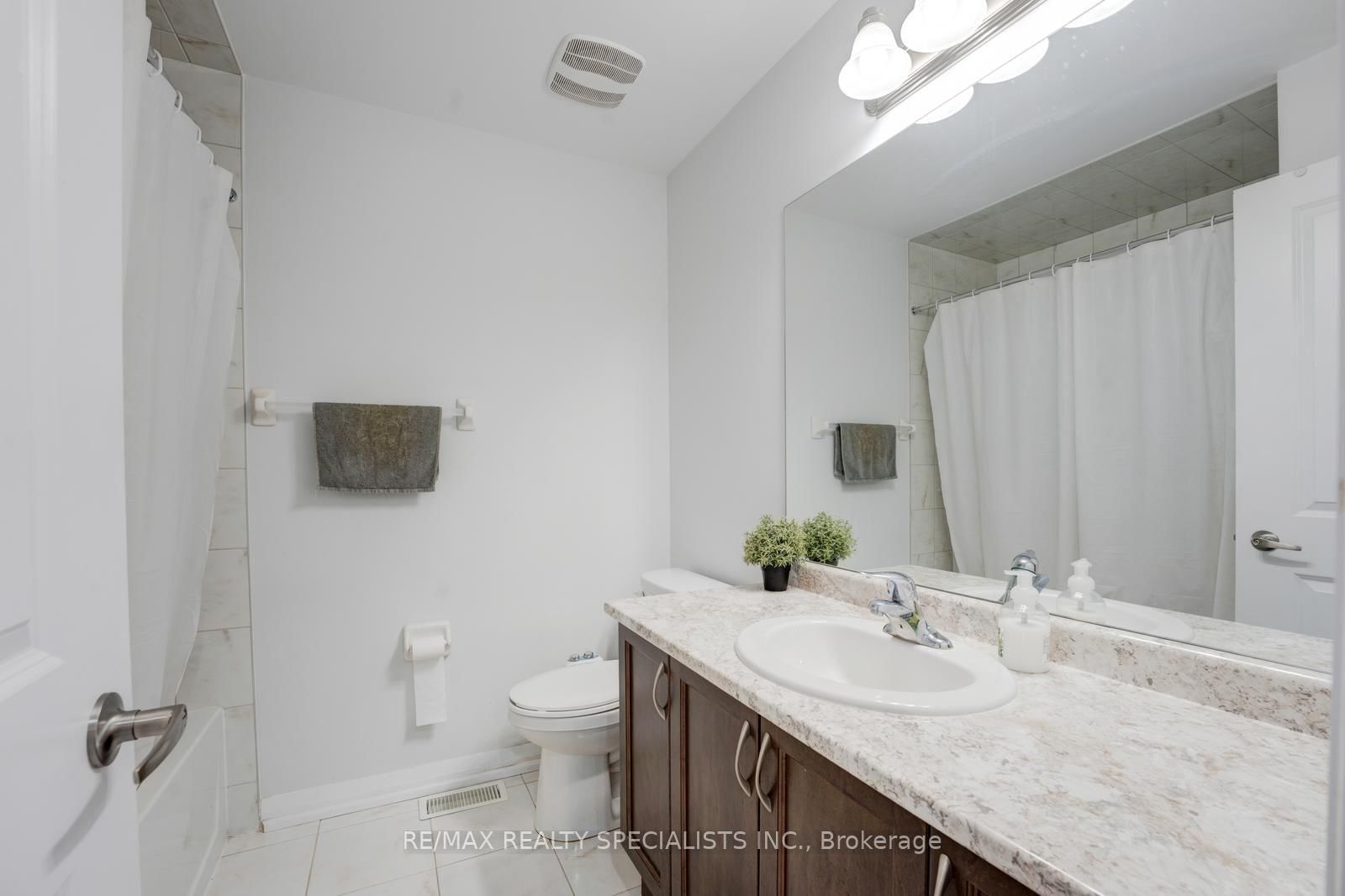 908 Sobeski Avenue • Woodstock, ON photo 35