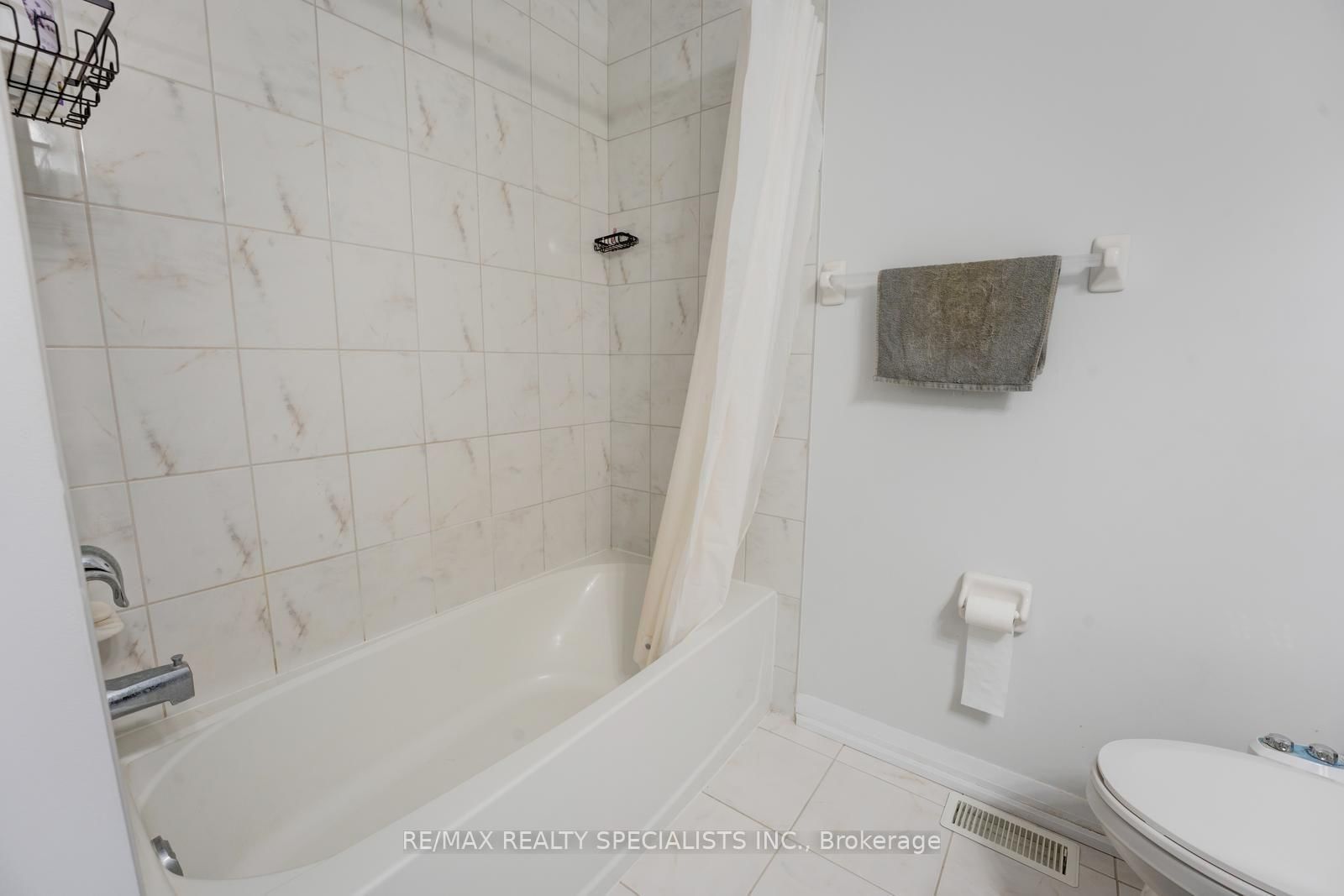 908 Sobeski Avenue • Woodstock, ON photo 36