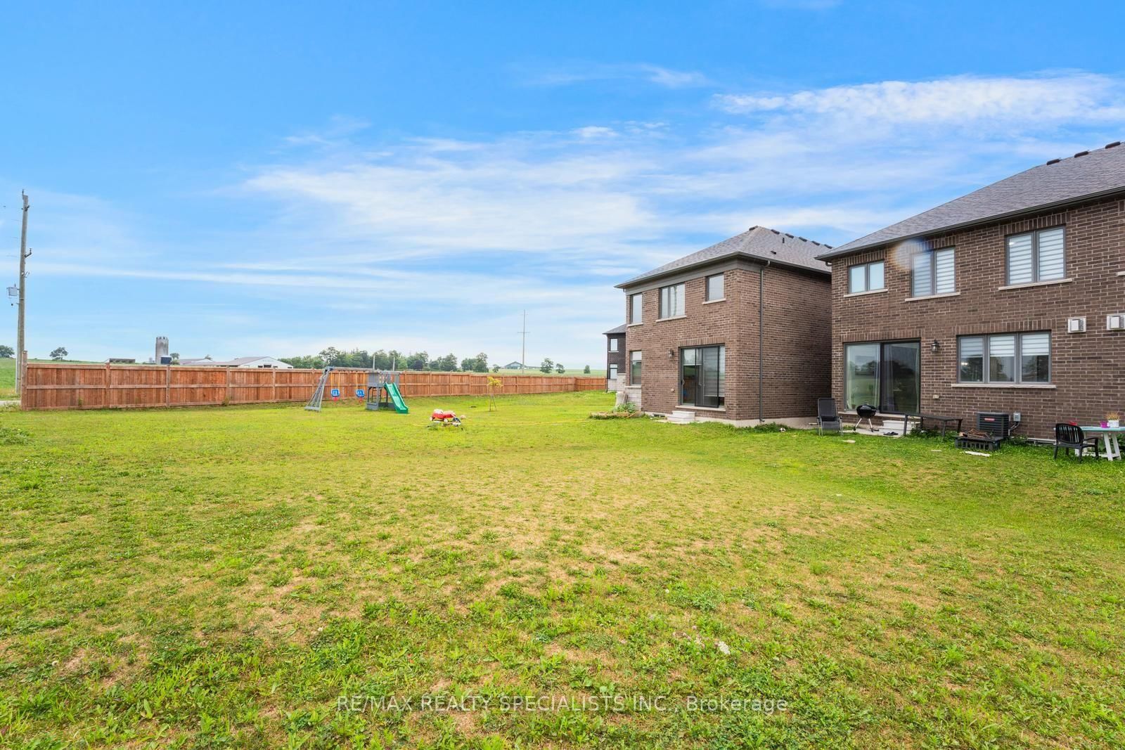 908 Sobeski Avenue • Woodstock, ON photo 49