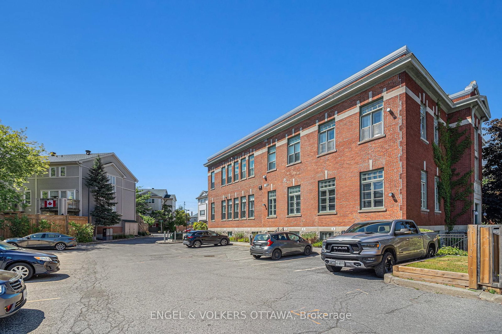 24 Springfield Road • #203 • Ottawa, ON photo 32
