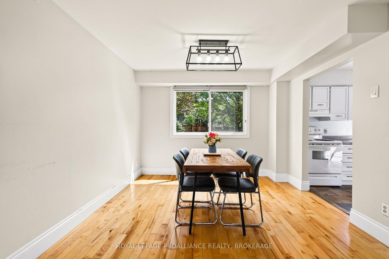 812 Lancaster Drive • Kingston, ON photo 10