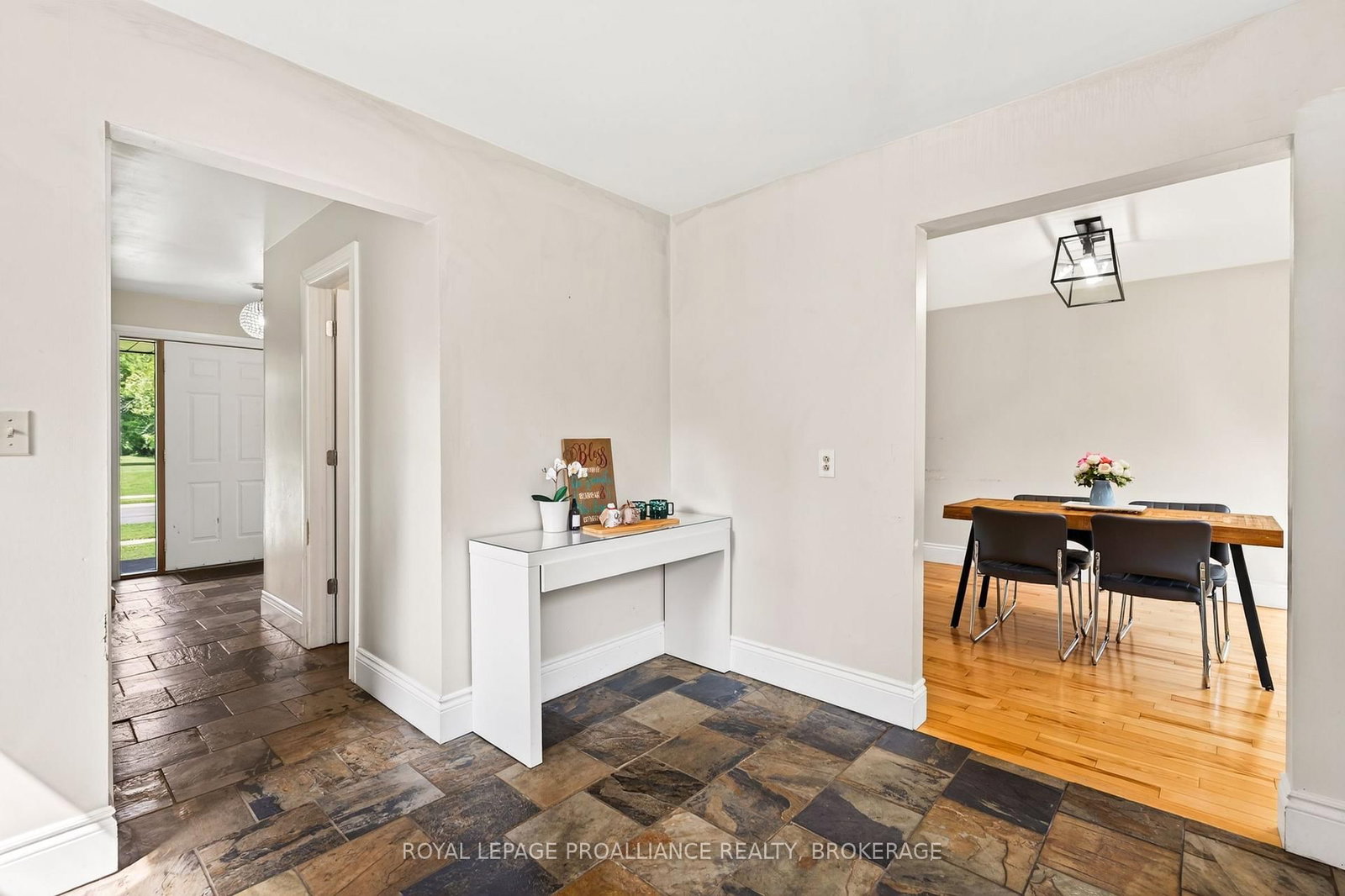 812 Lancaster Drive • Kingston, ON photo 14