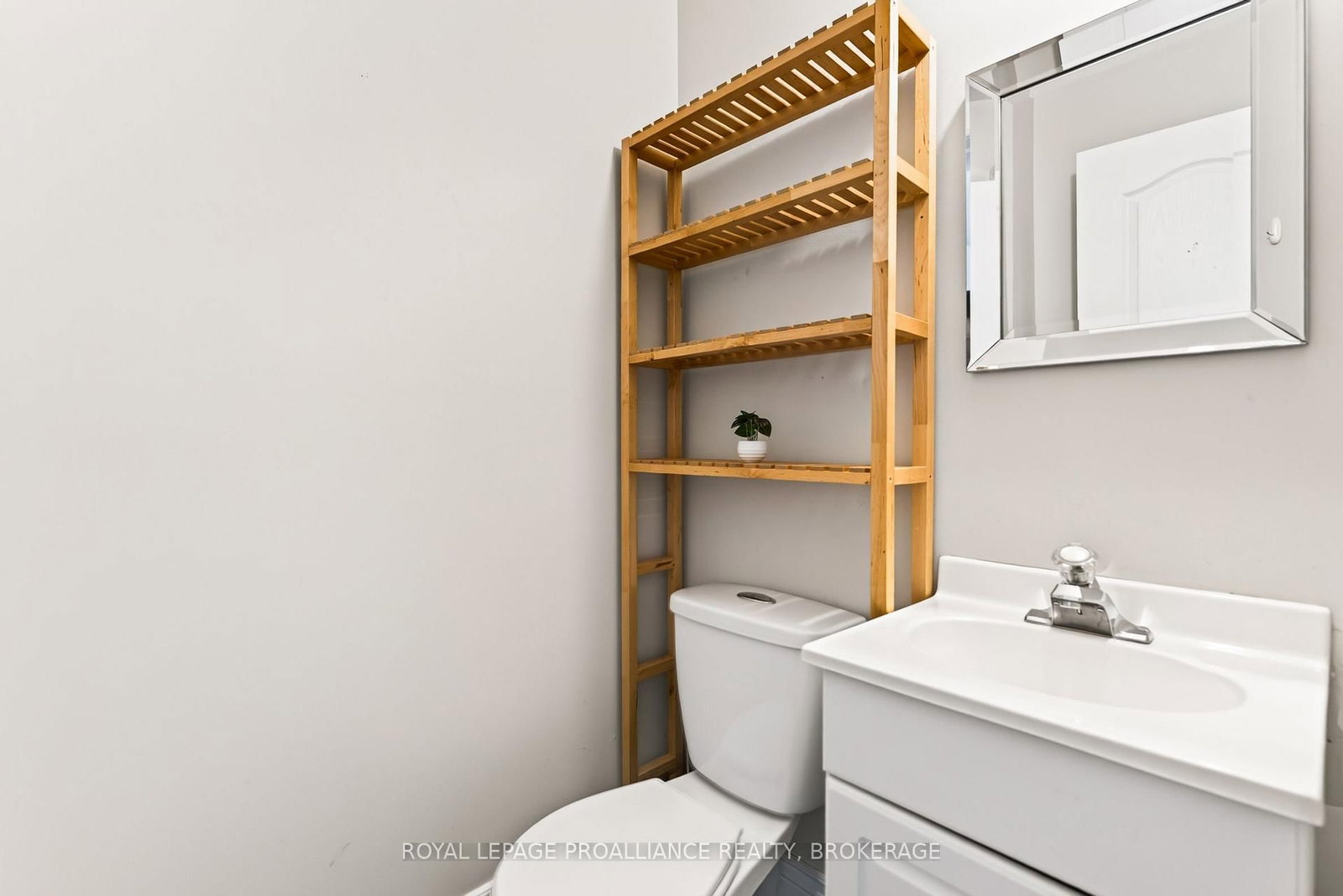 812 Lancaster Drive • Kingston, ON photo 15