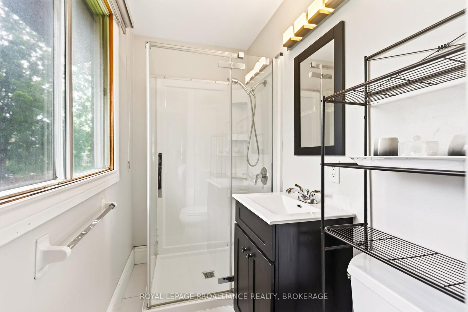 812 Lancaster Drive • Kingston, ON photo 22