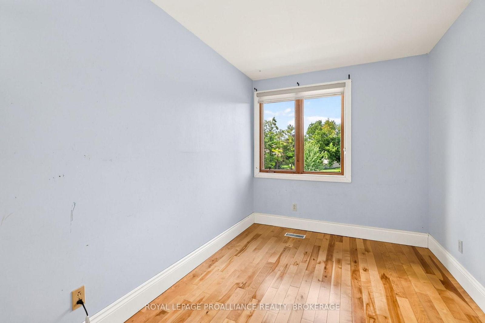 812 Lancaster Drive • Kingston, ON photo 24