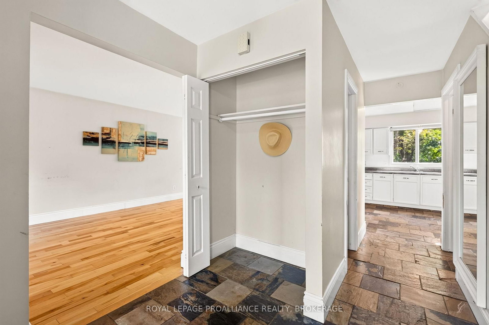812 Lancaster Drive • Kingston, ON photo 5