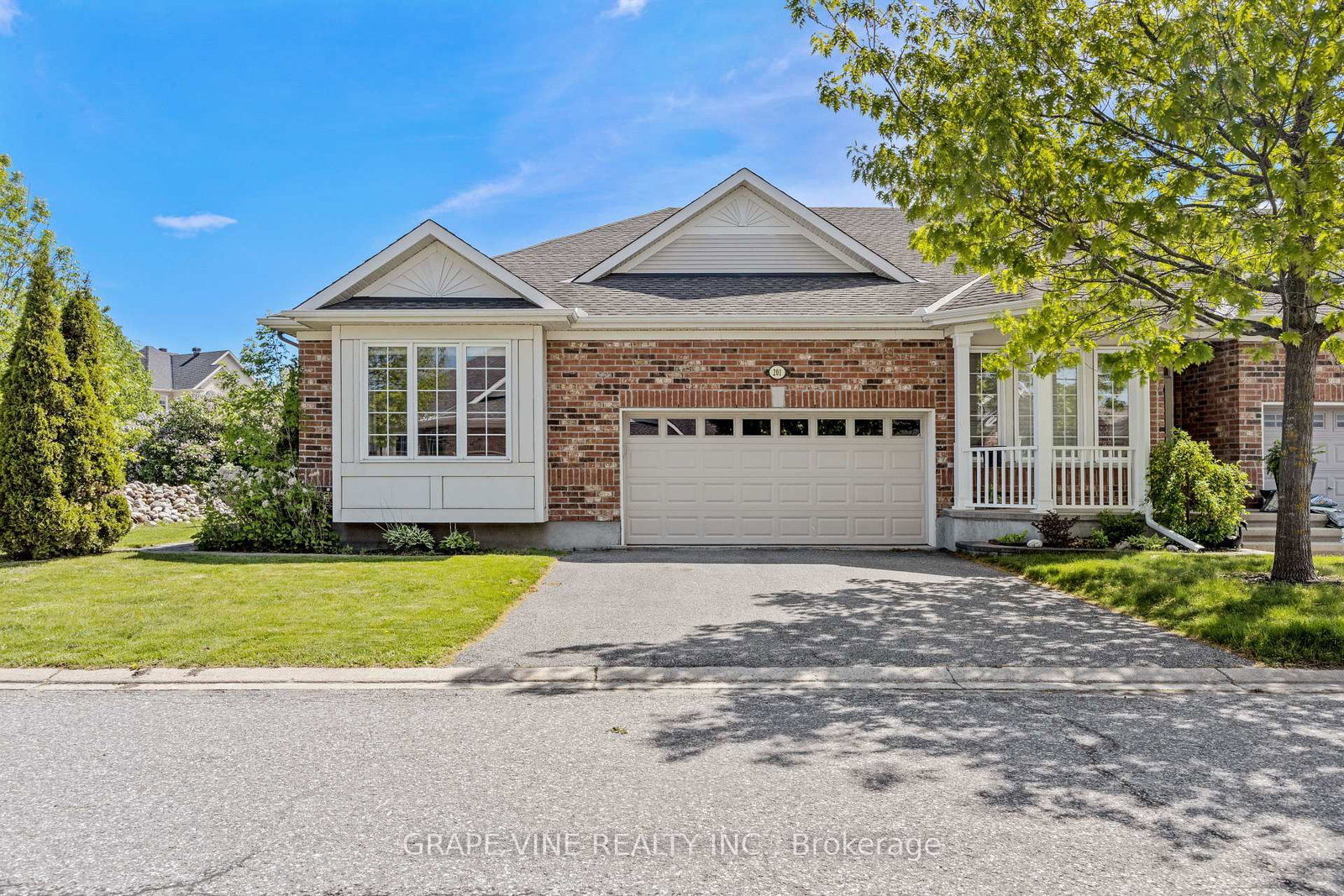201 Ramelton Private • Ottawa, ON photo 3
