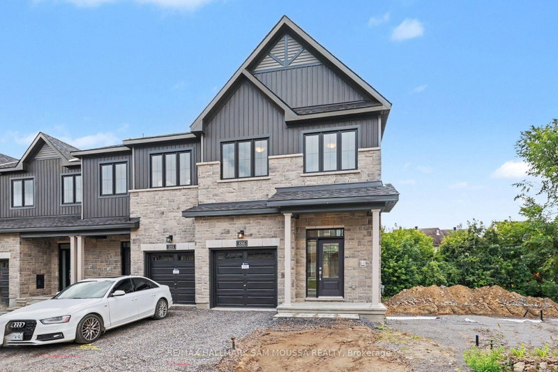 886 Eileen Vollick Crescent