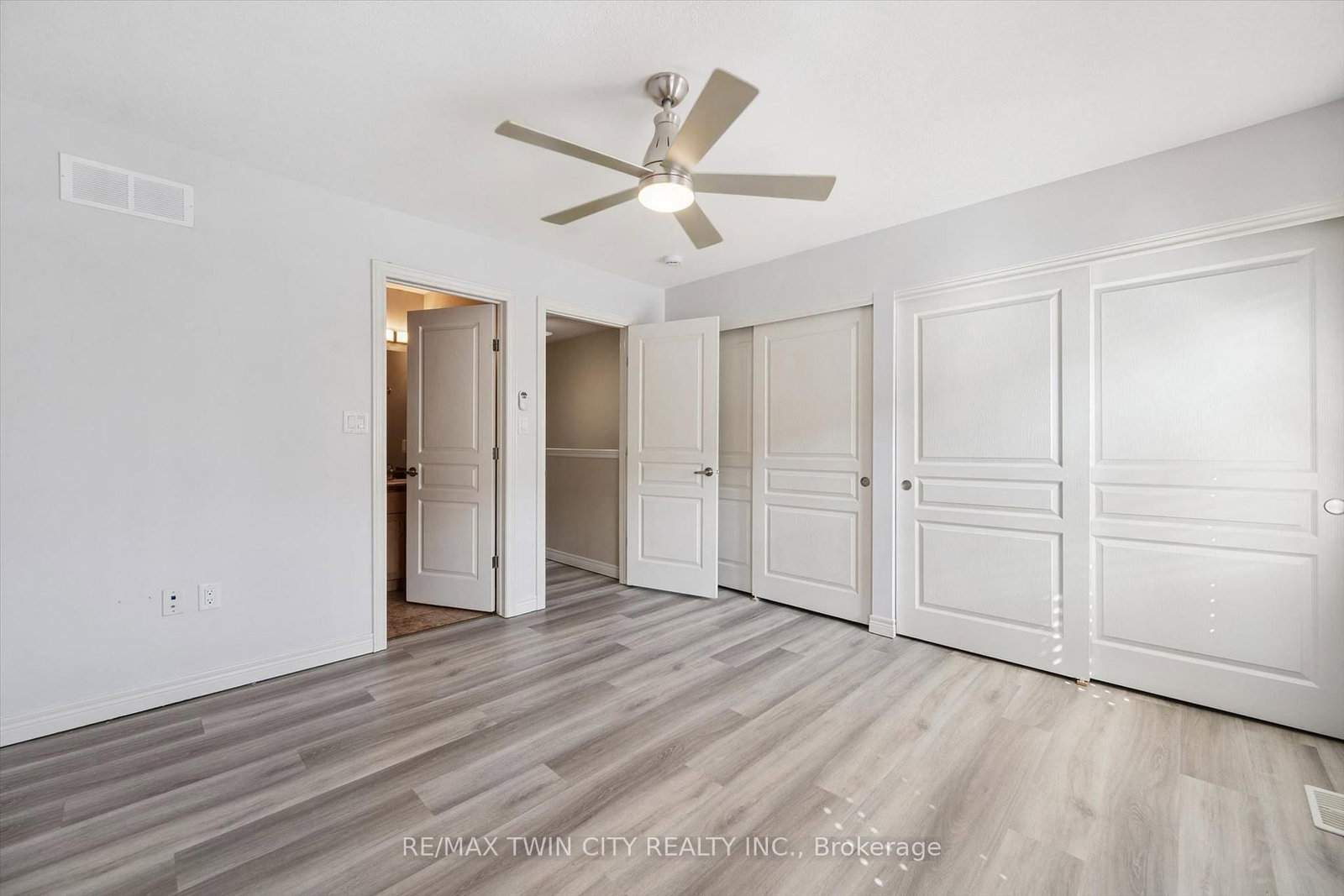 4 Cheltenham Mews • Kitchener, ON photo 21
