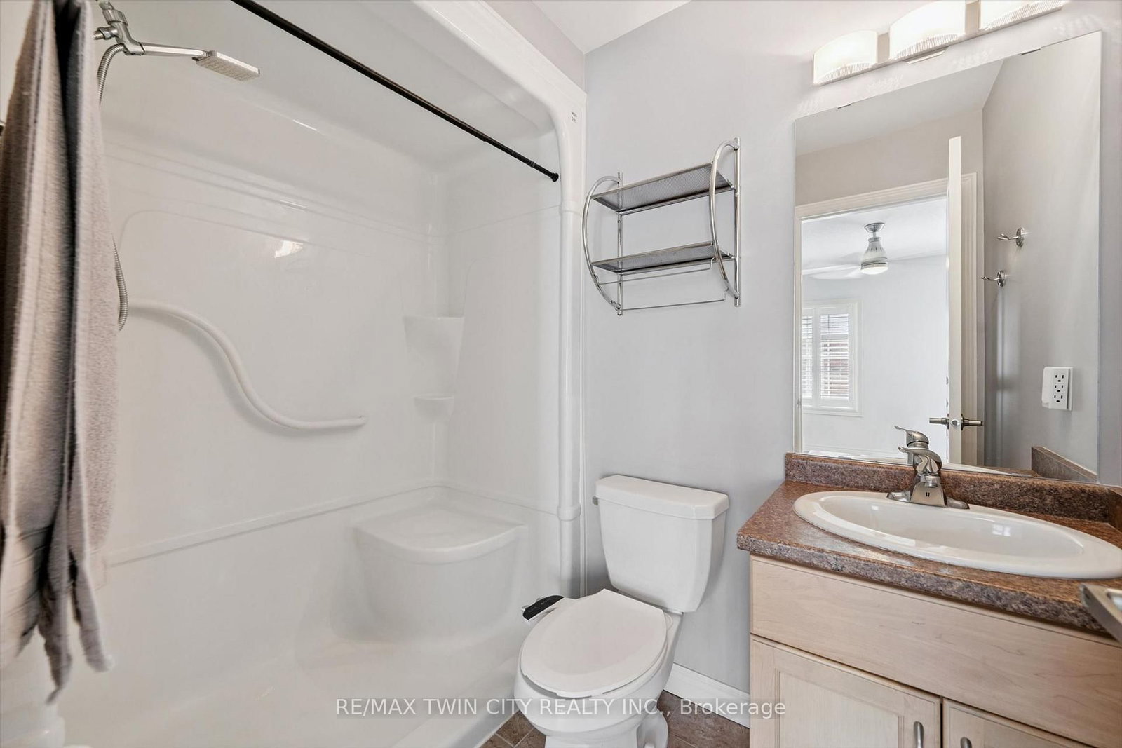 4 Cheltenham Mews • Kitchener, ON photo 22