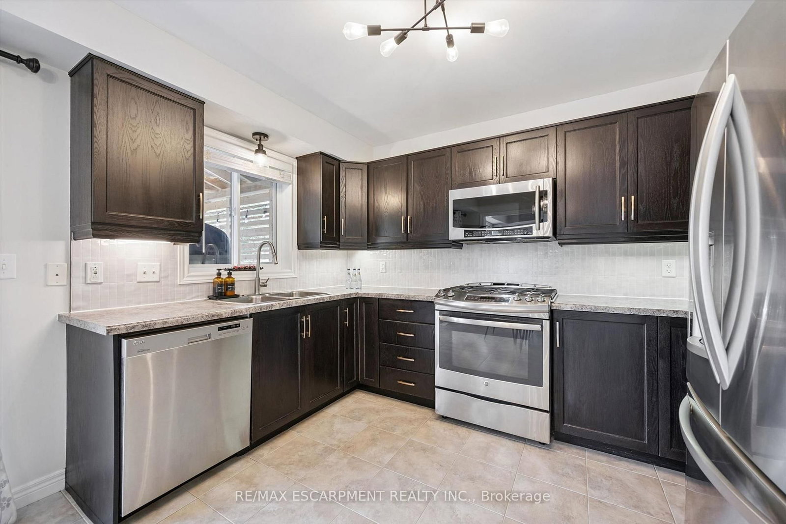 193 Hilltop Drive • North Dumfries, ON photo 11