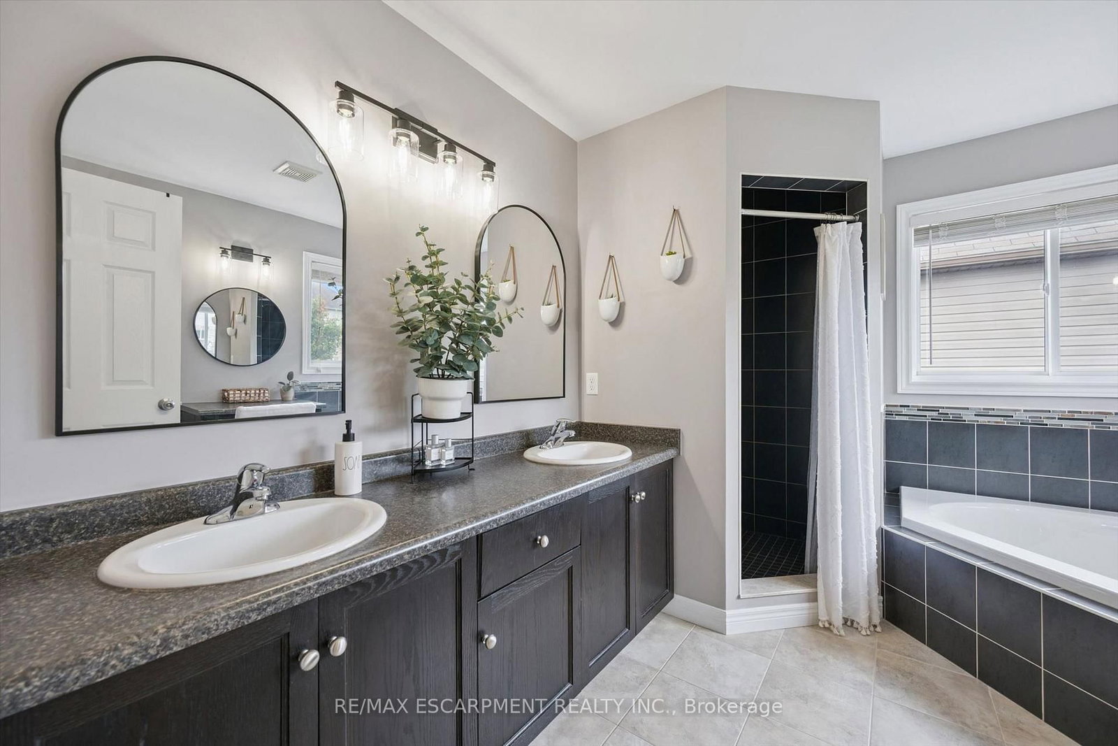 193 Hilltop Drive • North Dumfries, ON photo 21