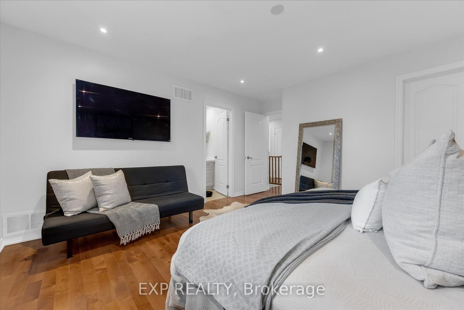 563 Fifty Road • Hamilton, ON photo 17