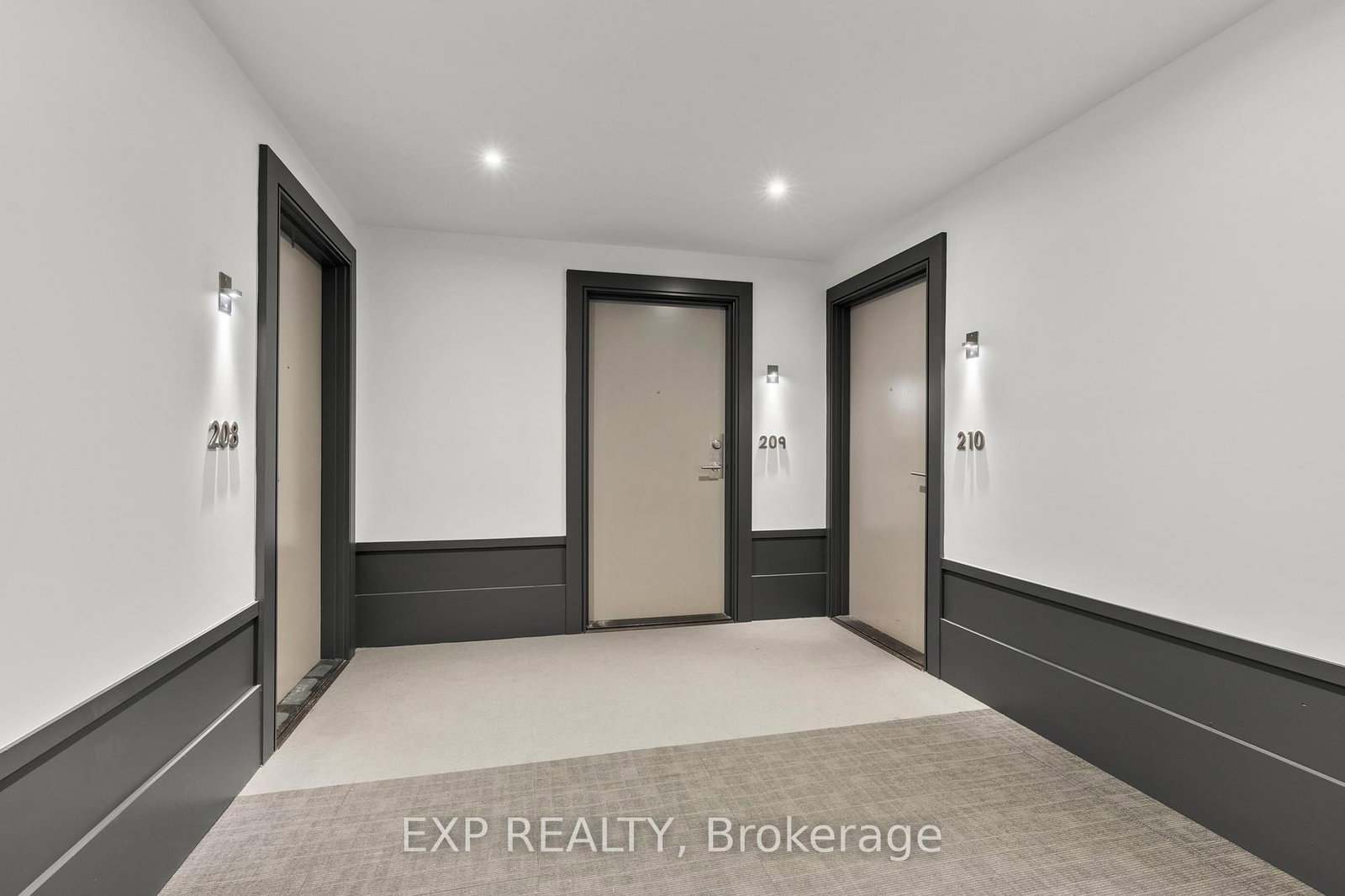 10 Concord Place • #209 • Grimsby, ON photo 3