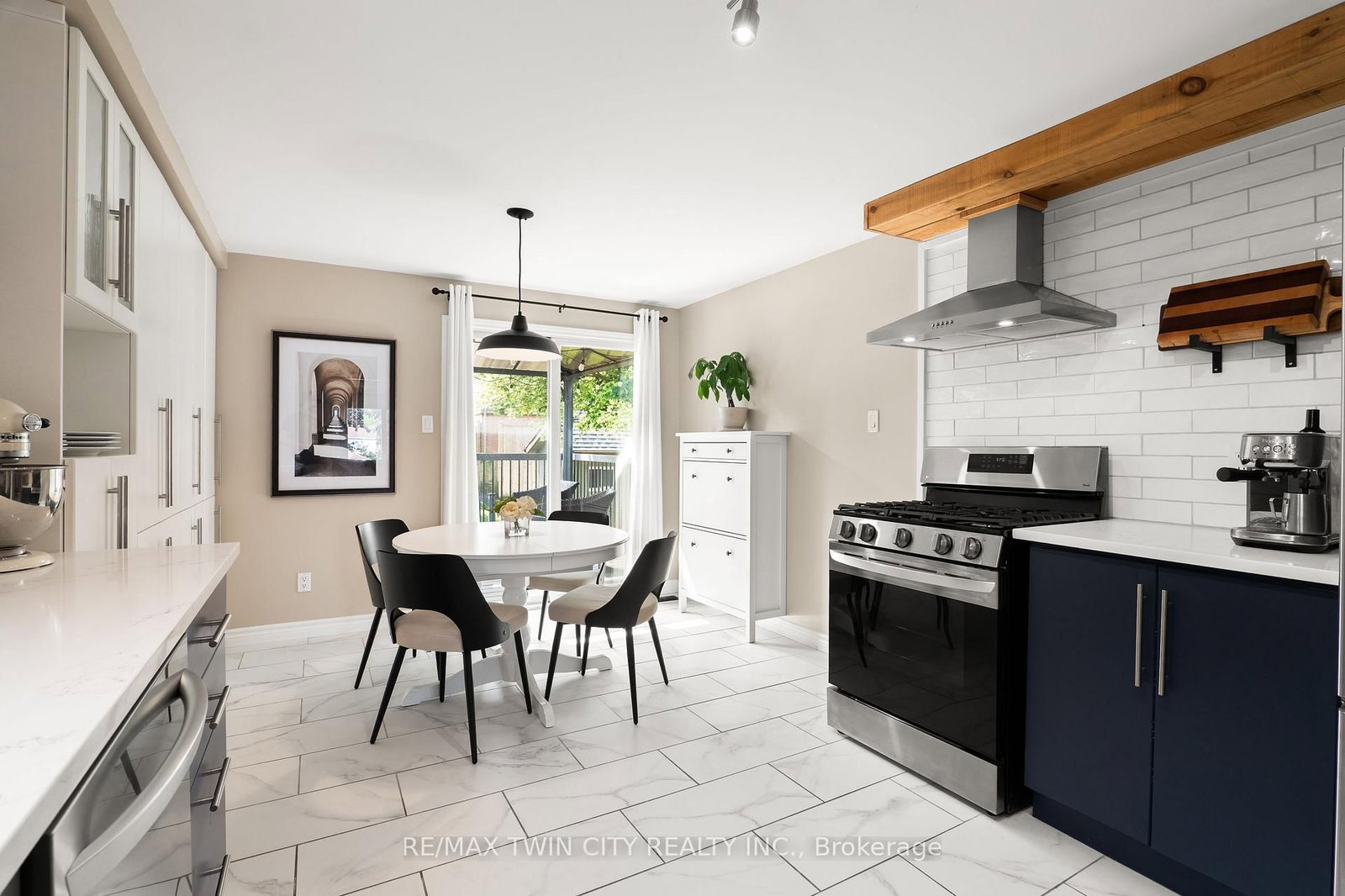 21 Golden Meadow Crescent • Kitchener, ON photo 12