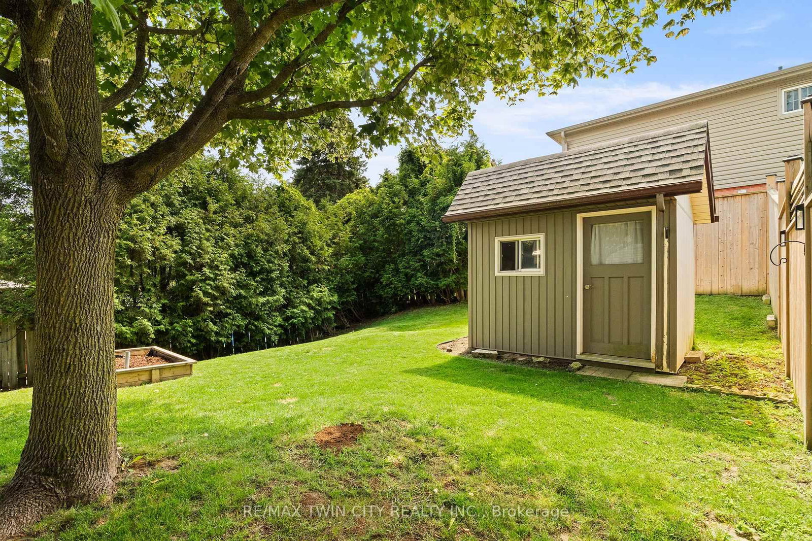21 Golden Meadow Crescent • Kitchener, ON photo 34