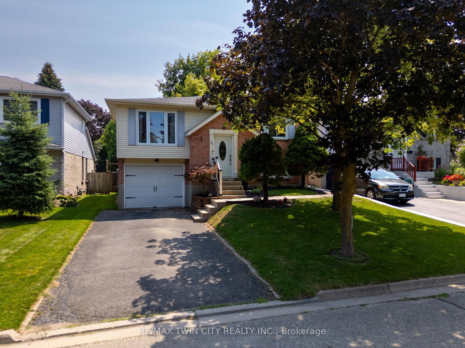 21 Golden Meadow Crescent • Kitchener, ON photo 38