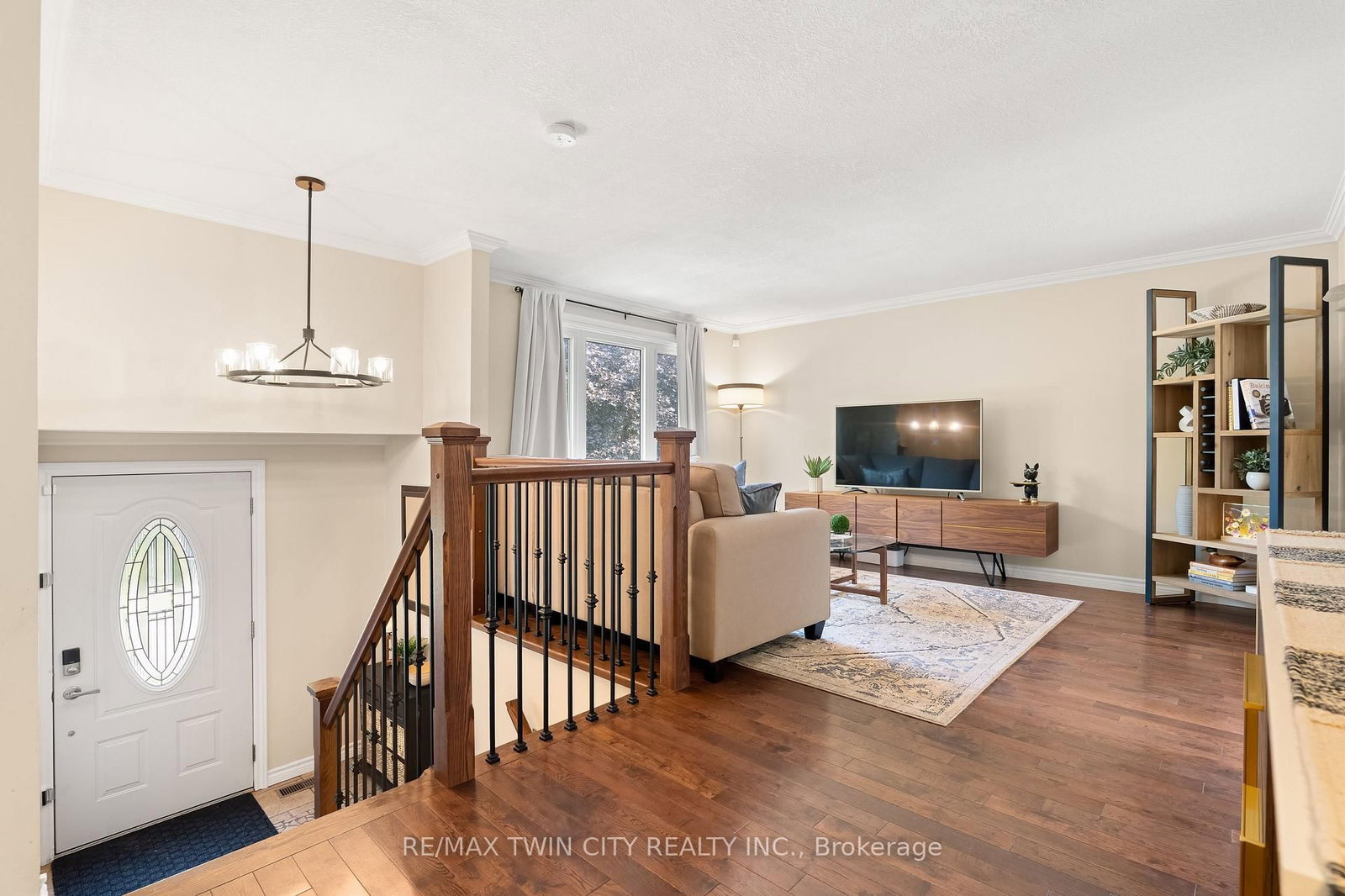 21 Golden Meadow Crescent • Kitchener, ON photo 5