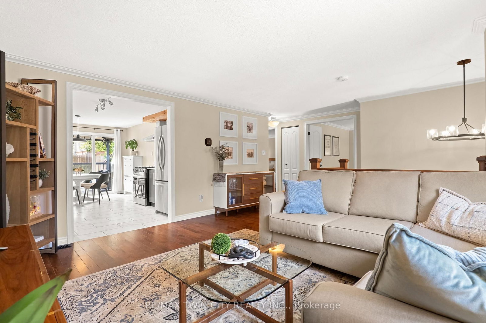 21 Golden Meadow Crescent • Kitchener, ON photo 8