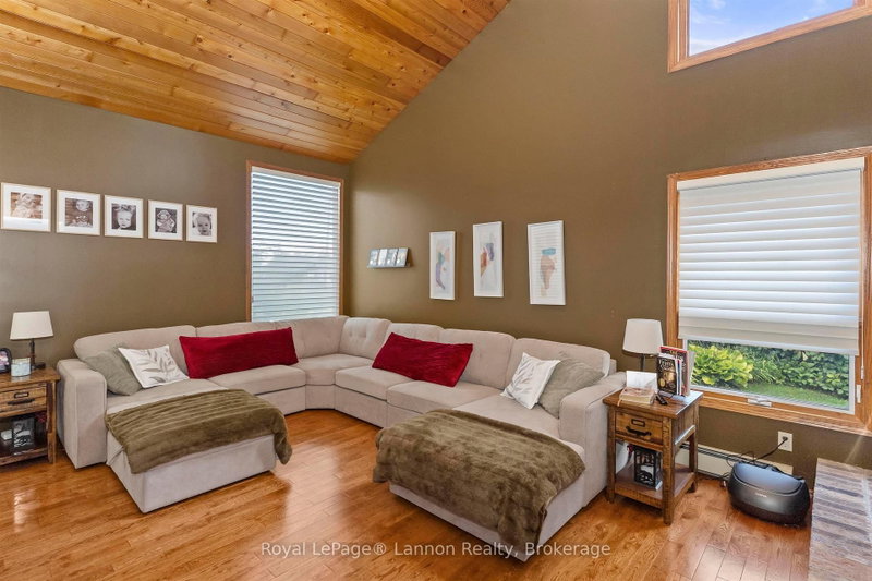 1702 Glenwood Crescent