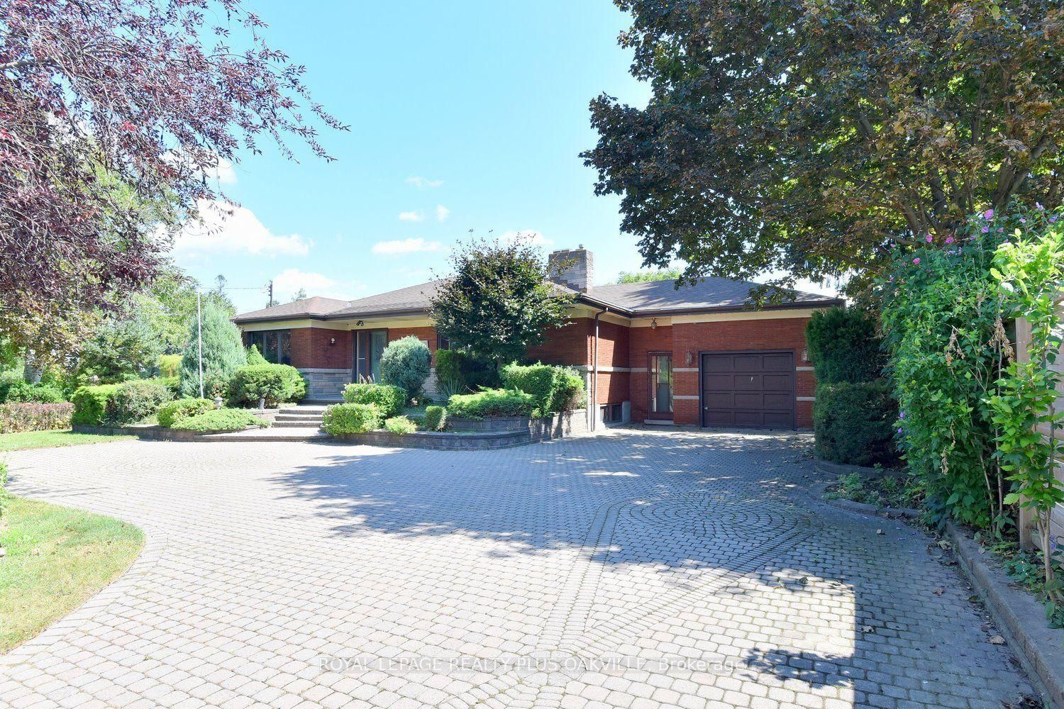 298 Pottruff Road N • Hamilton, ON photo 3