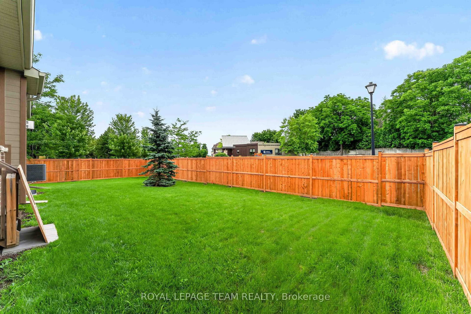 513 Bridgeport Avenue • Ottawa, ON photo 45