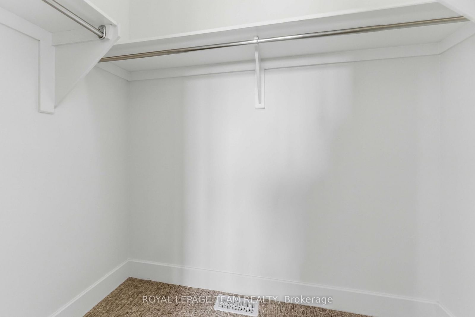 517 Bridgeport Avenue • Ottawa, ON photo 27