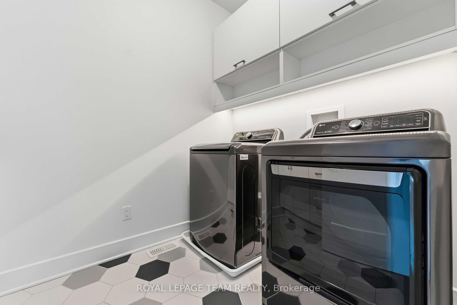 517 Bridgeport Avenue • Ottawa, ON photo 28