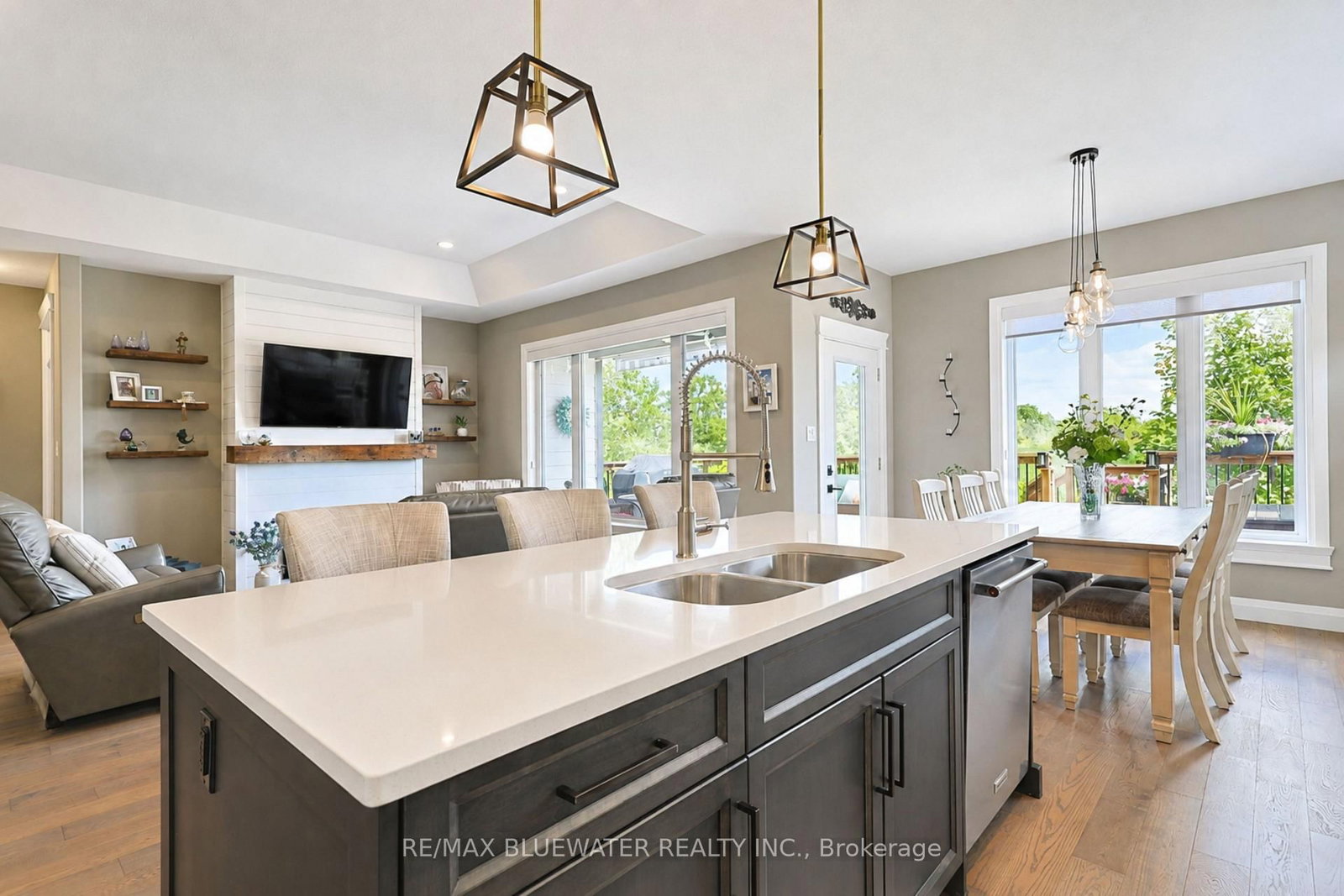 34 Sunrise Lane • Lambton Shores, ON photo 5