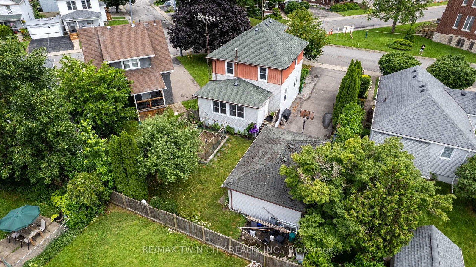 4924 Hunter Street • Niagara Falls, ON photo 27