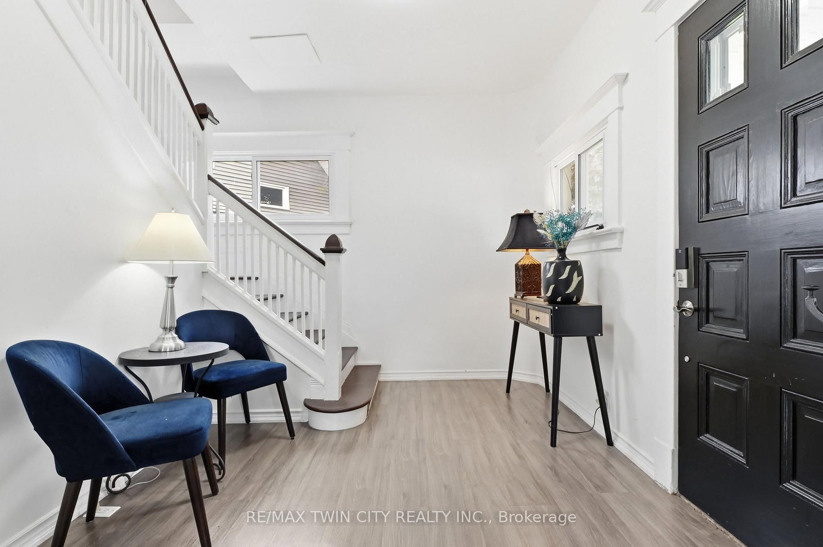 4924 Hunter Street • Niagara Falls, ON photo 4