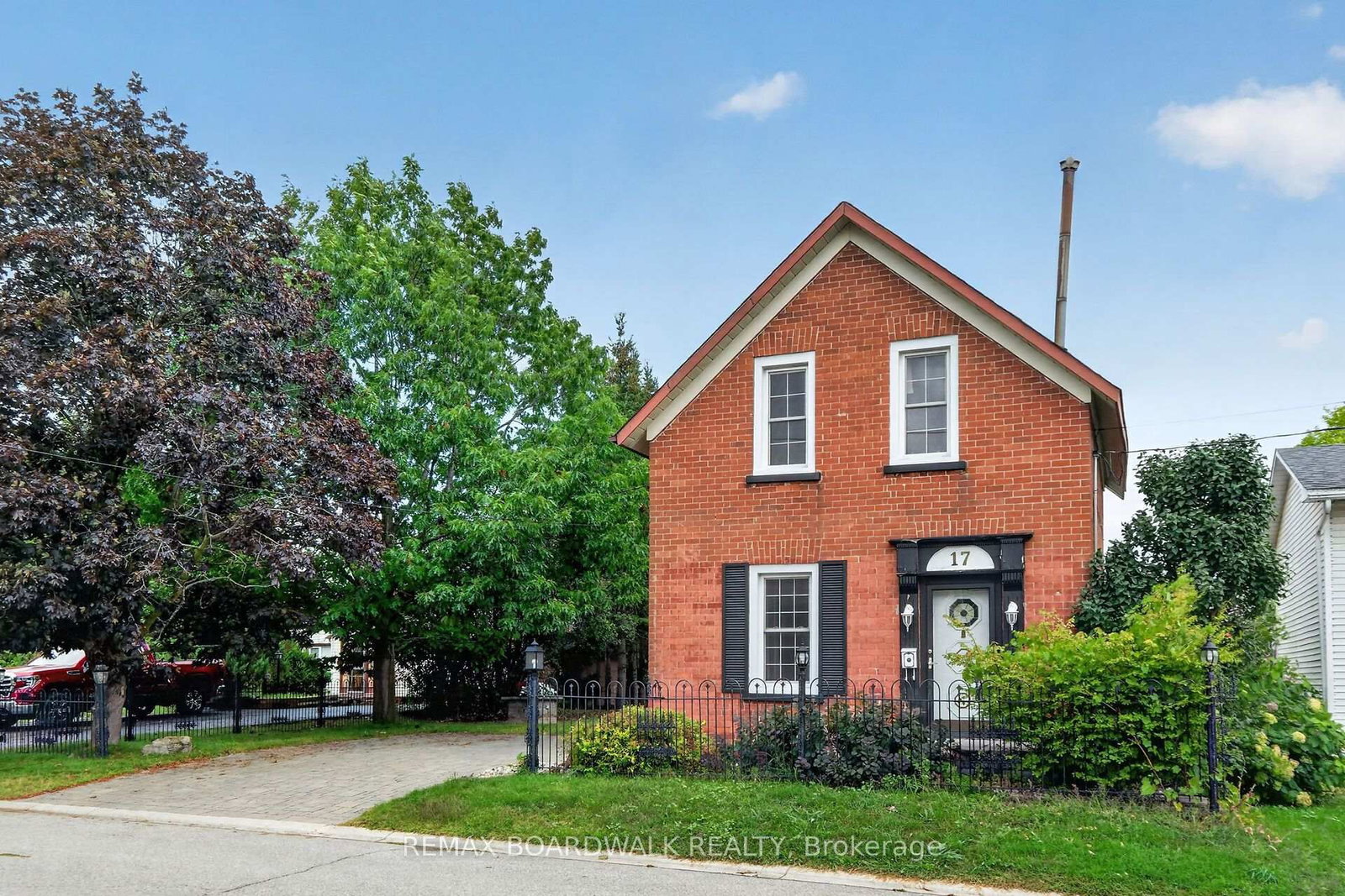 17 Francis Street • Carleton Place, ON photo 1