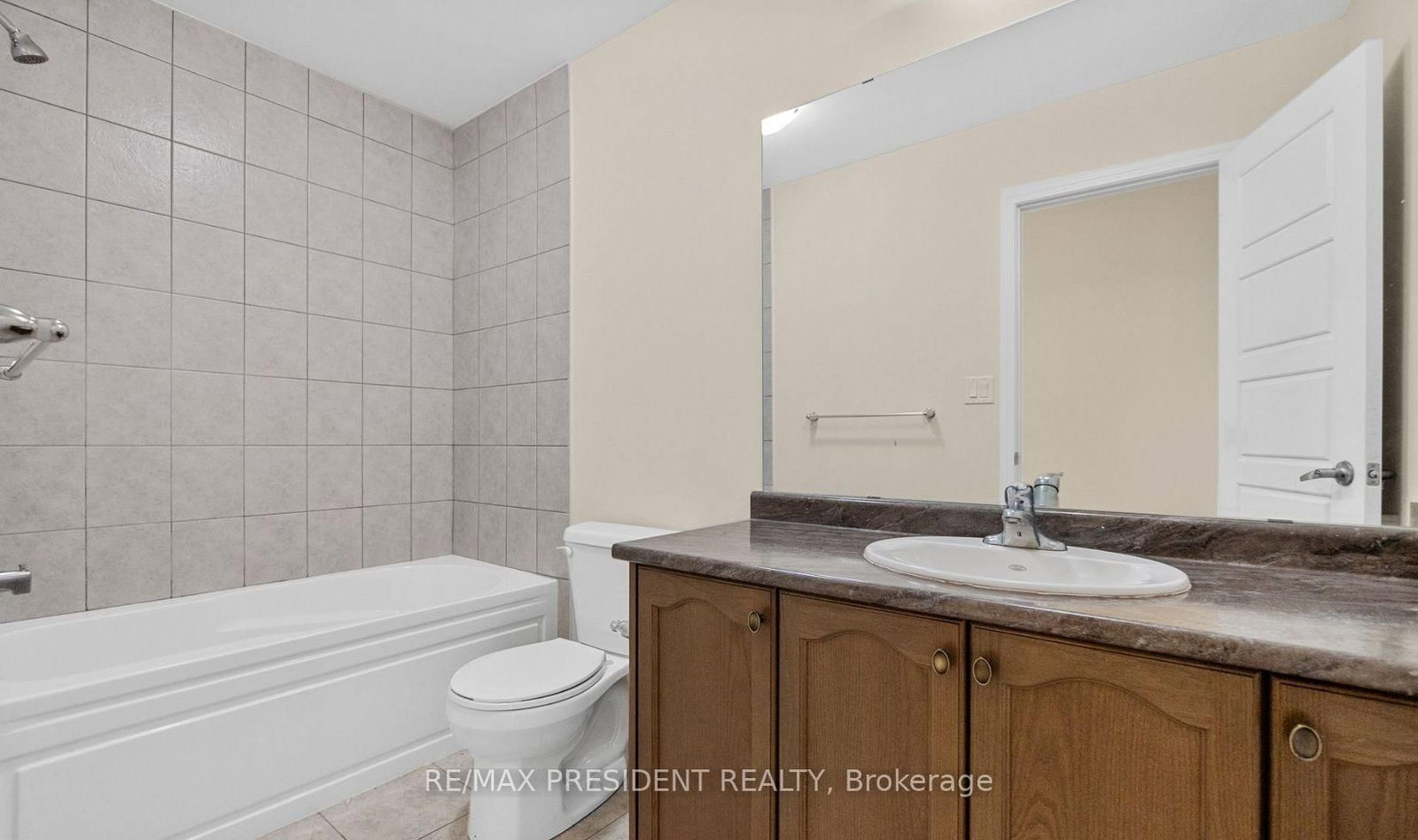 25 Seanesy Drive • Thorold, ON photo 22