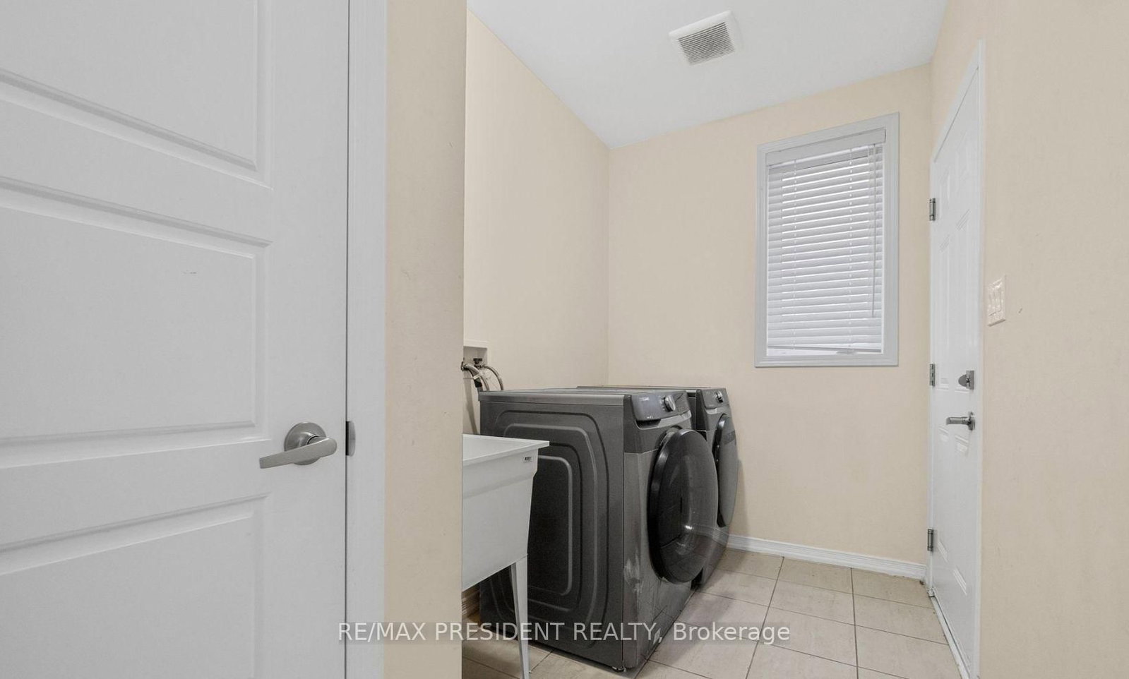 25 Seanesy Drive • Thorold, ON photo 23
