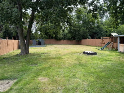 40 St Patrick Street • Kawartha Lakes, ON photo 4